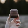 oakywood-airpods-case-walnut-ambiance-3